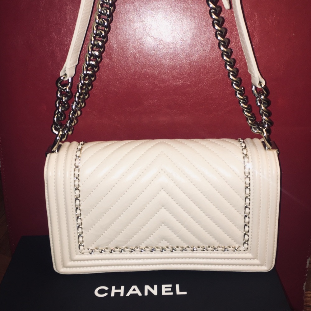 Medium Chanel Boy Bag! - Picture 2 of 8